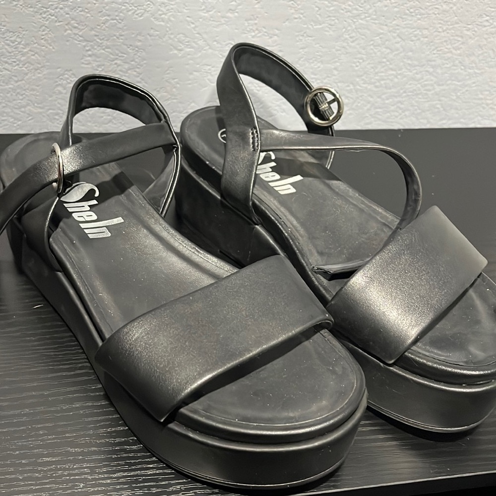 Platform sandals